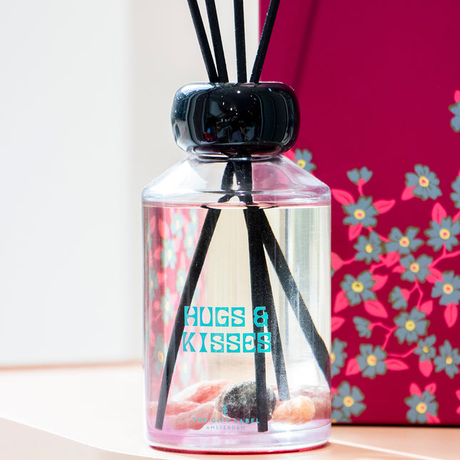 Reed Diffuser 200ml - Hugs & Kisses - Naturals FW25