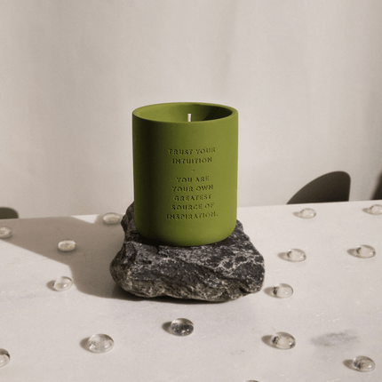 The Gift Label Cement candle - Green