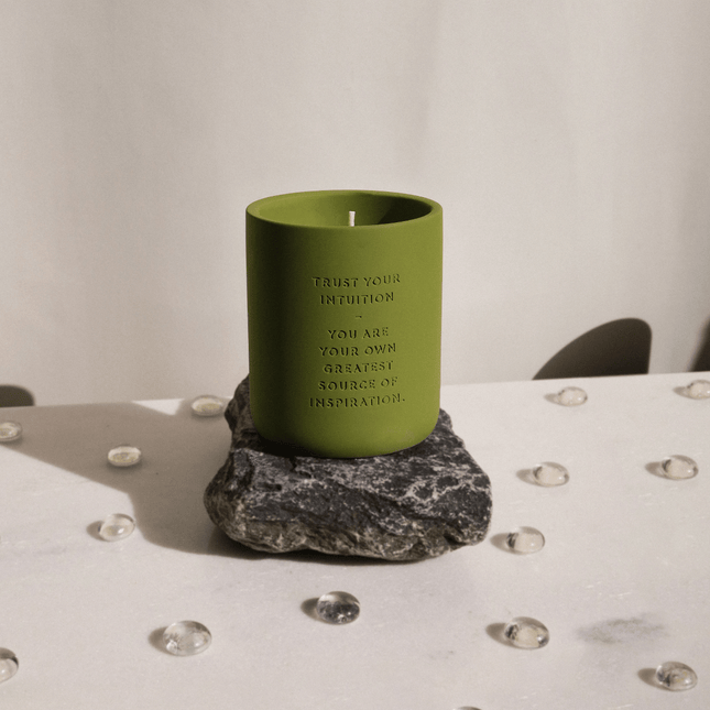 The Gift Label Cement candle - Green