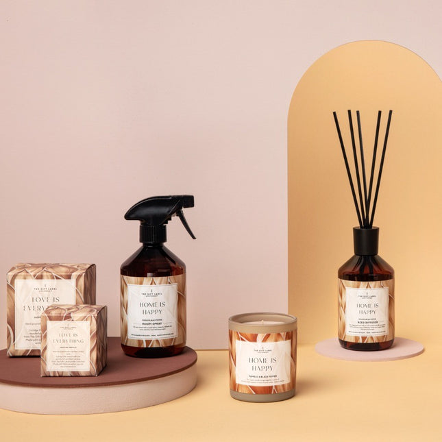 The Gift Label Geurkaars in glas - Home is happy