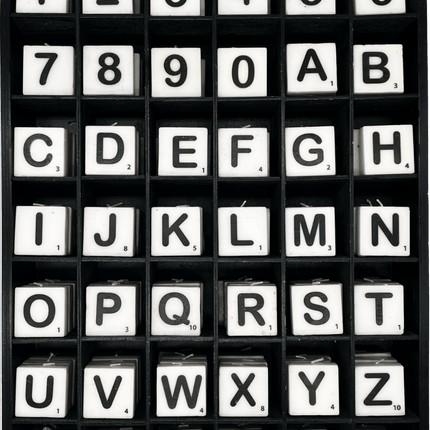 The Gift Label Letter kaarsjes display